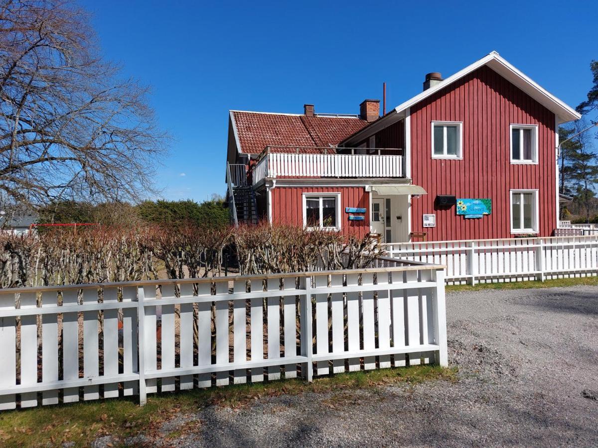 Flora Dekor Gaestgard, Lenagarden Pensionat Alingsås Exteriör bild