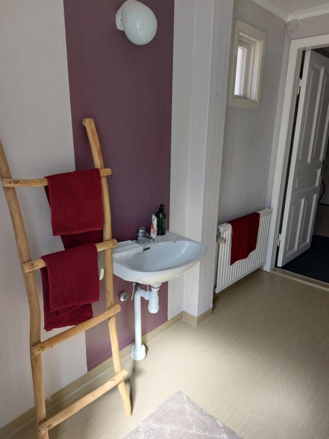 Flora Dekor Gaestgard, Lenagarden Pensionat Alingsås Exteriör bild